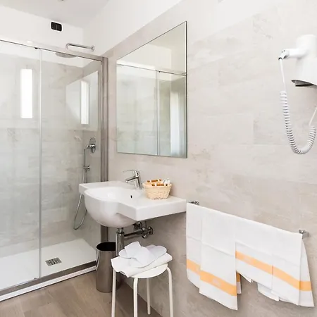 Hotel Tirreno Spotorno Kamer foto