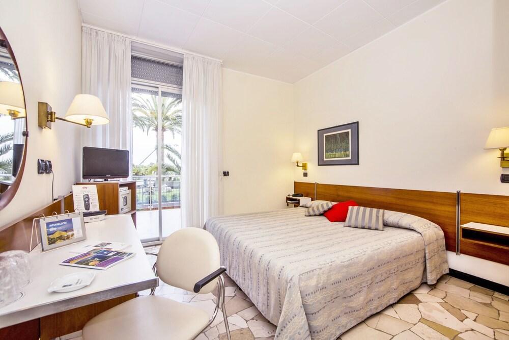 Hotel Tirreno 4*