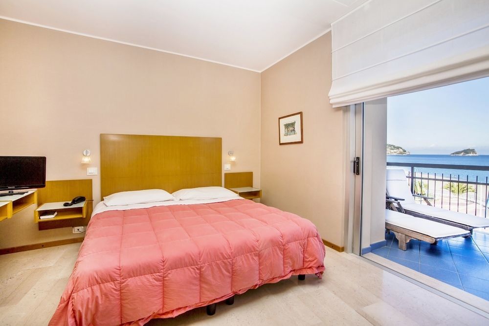Tirreno Hotel